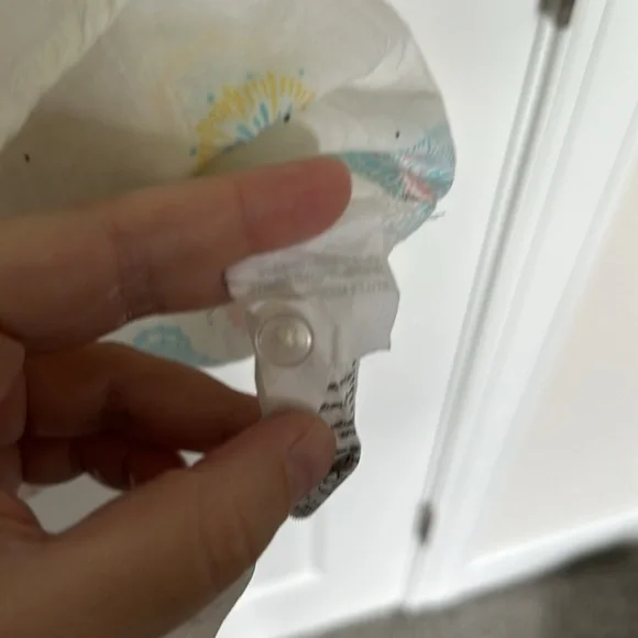 Men’s RVCA button down - Picture 4 of 6